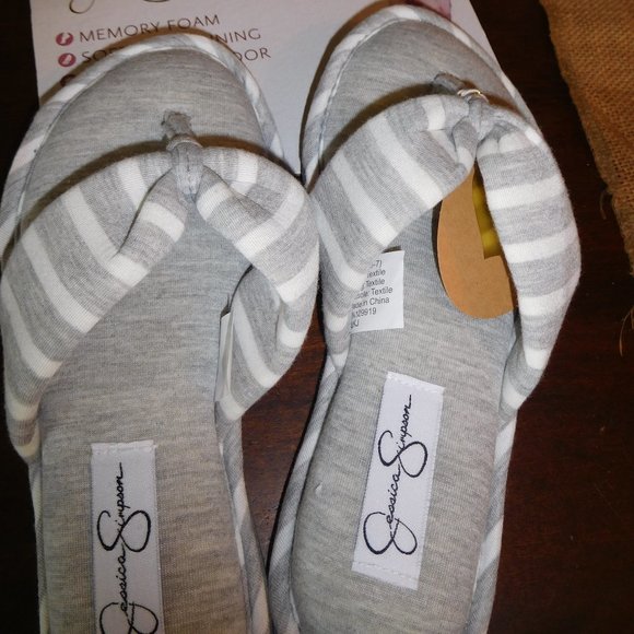 Slippers - Picture 1 of 5